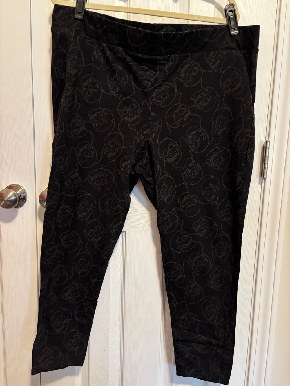 torrid Skulls Leggings with Front Pockets